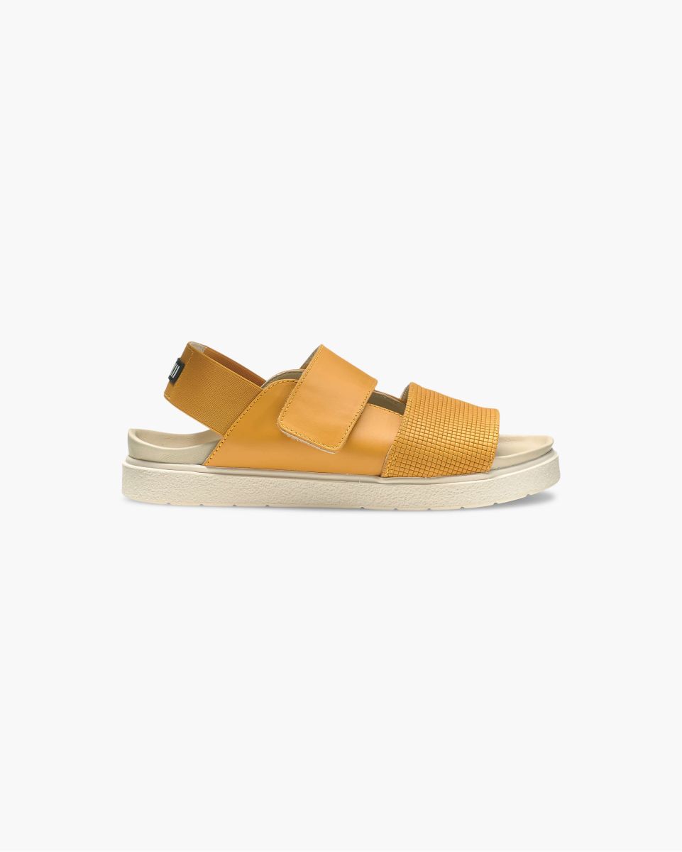 Yellow Men's Inuikii Trooper 22 Slippers | YKVR-64129