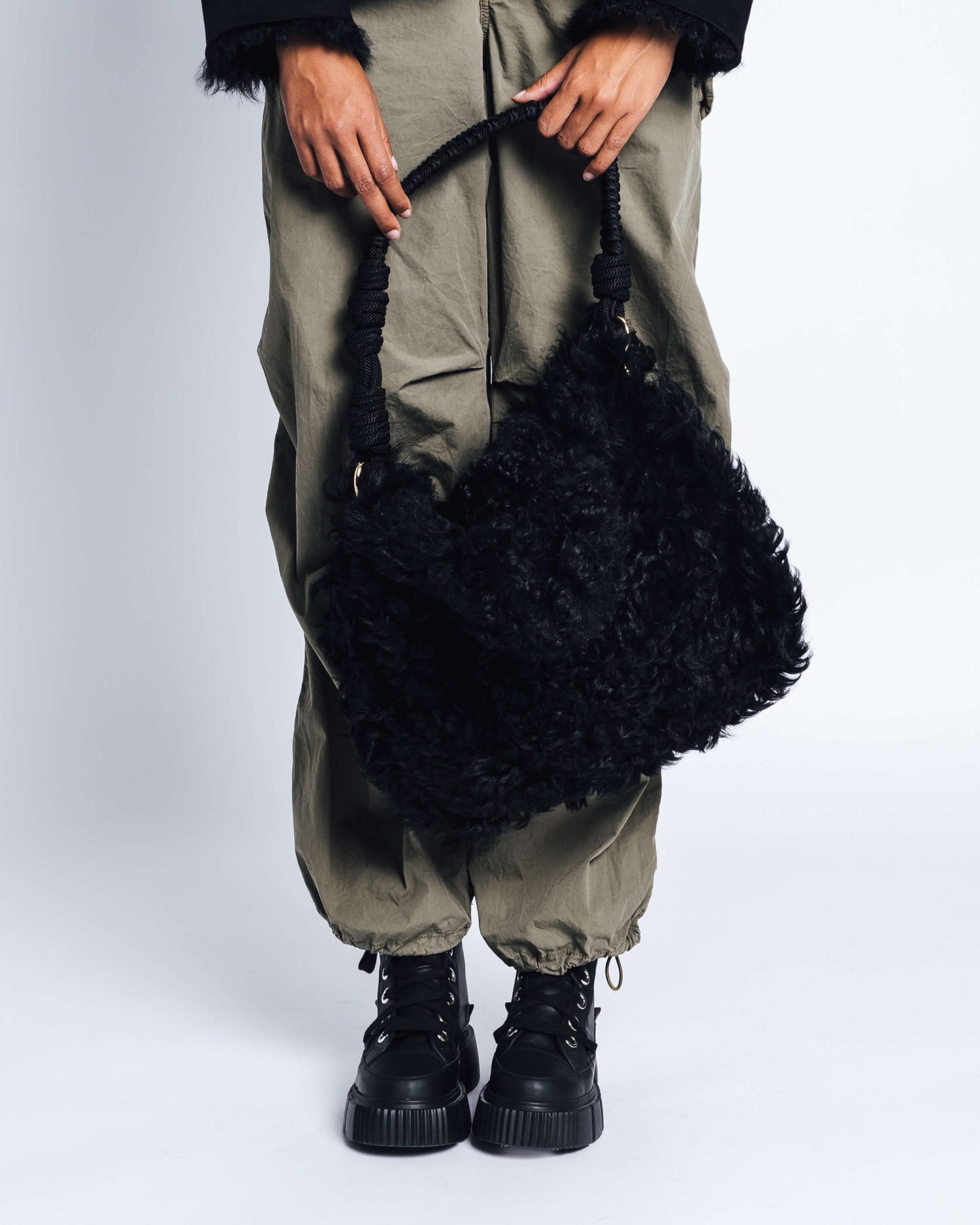 Black Women's Inuikii Shearling Tote Bag Bags | IQNL-94237